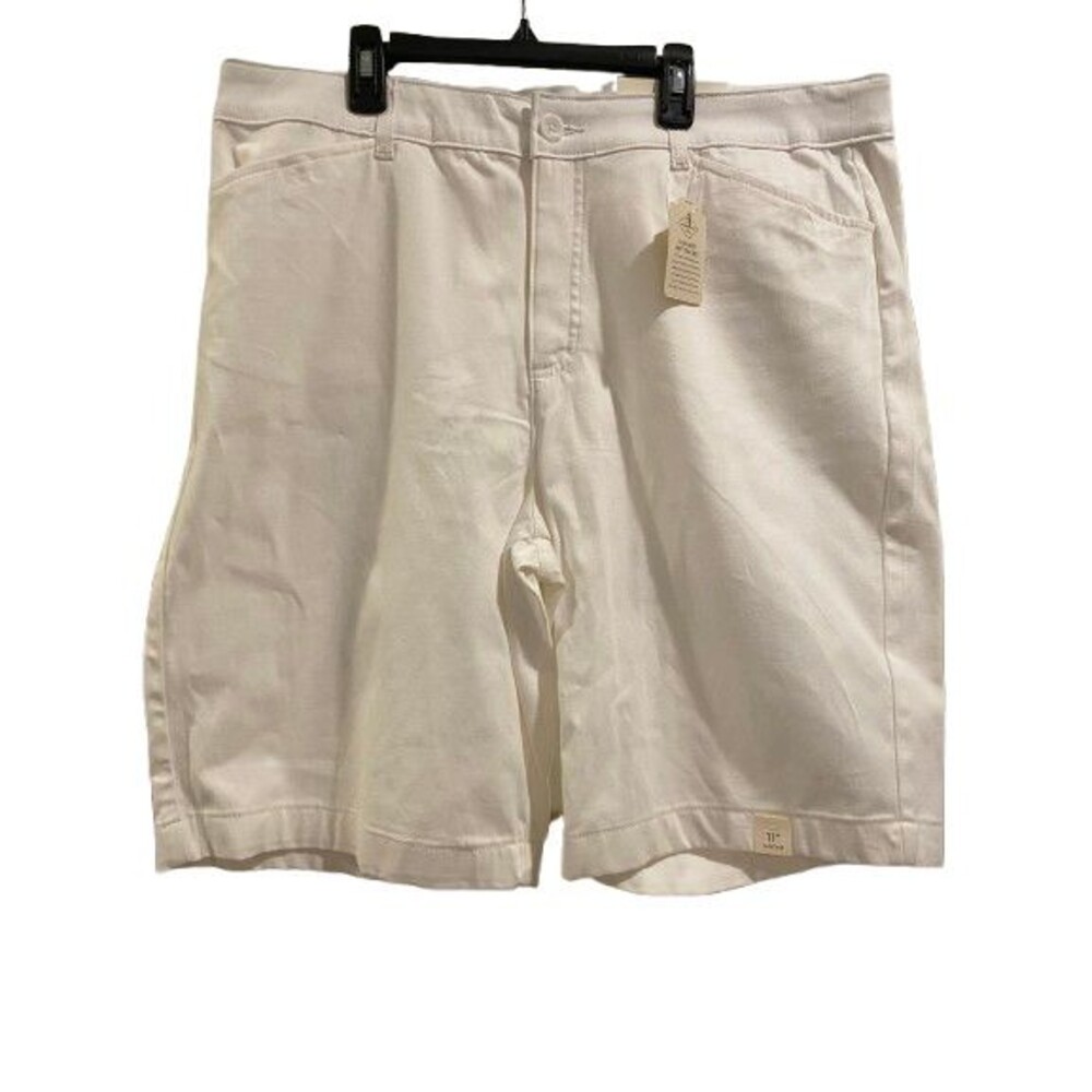 Women's Size 18 Bermuda Shorts White St. John's Bay  High-Rise 11" Inseam NWT